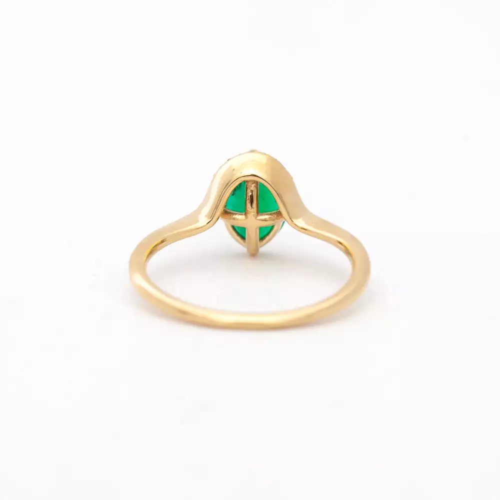 Floating Oval-Cut Emerald Ring