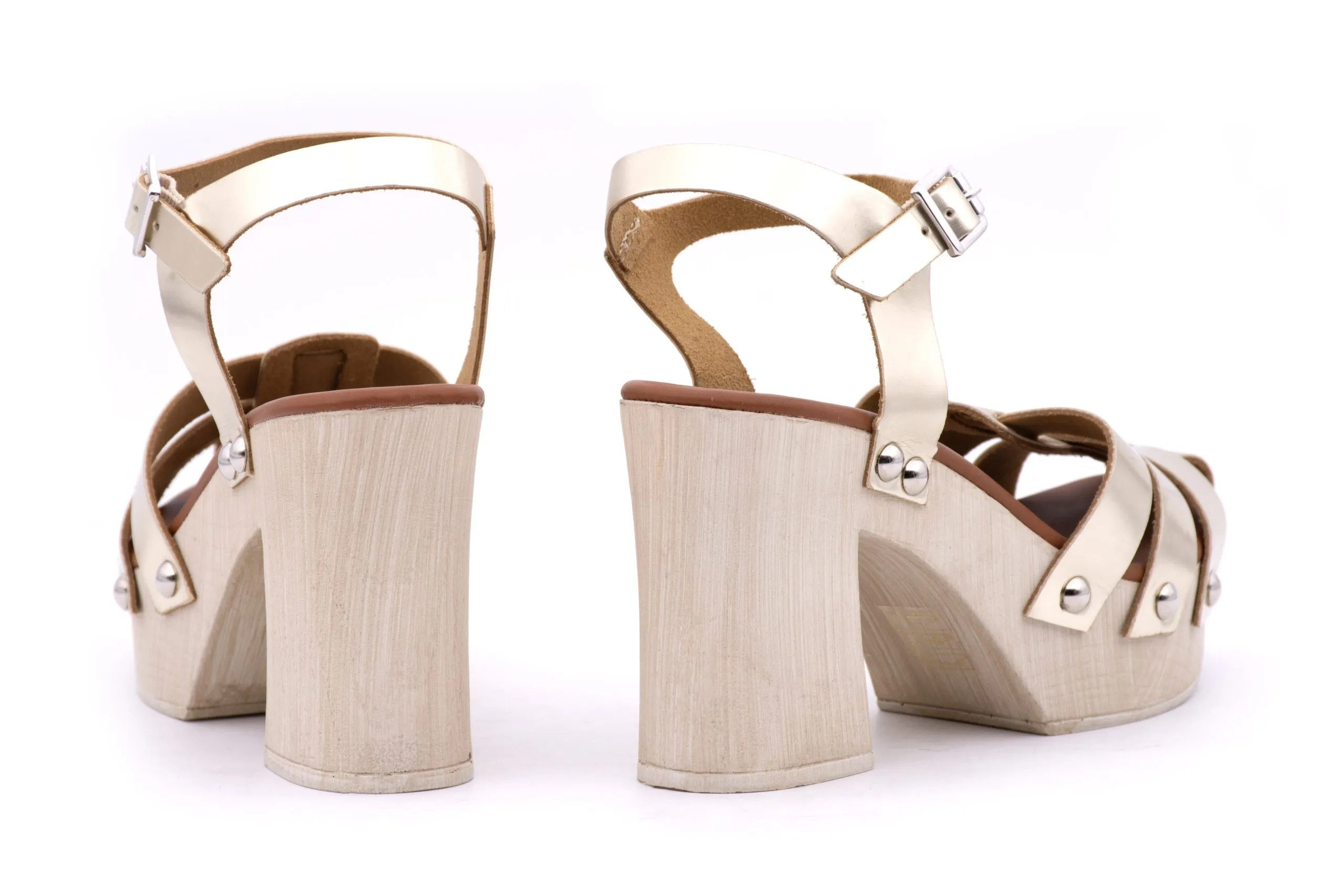 Laminated leather sandal