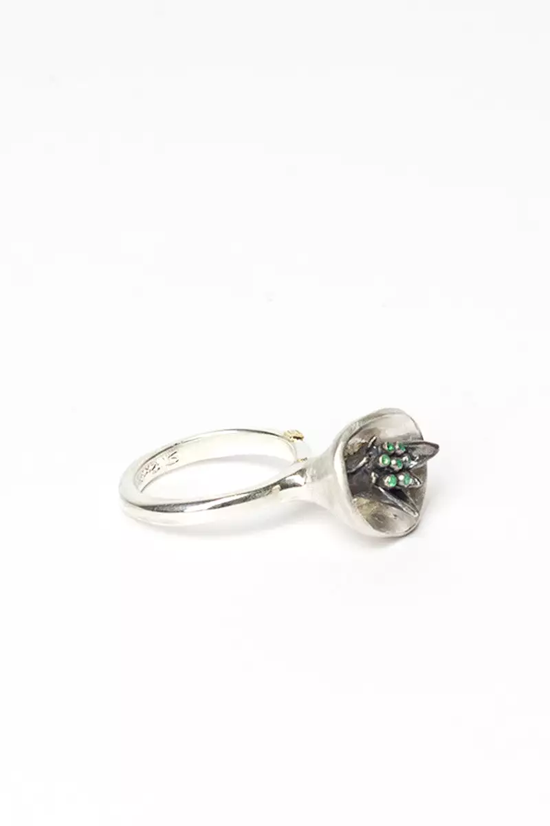 Mallow Emerald Ring