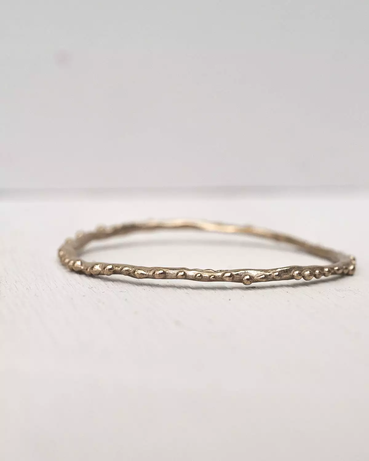 Pesci Che Volano Granello Bronze Bangle