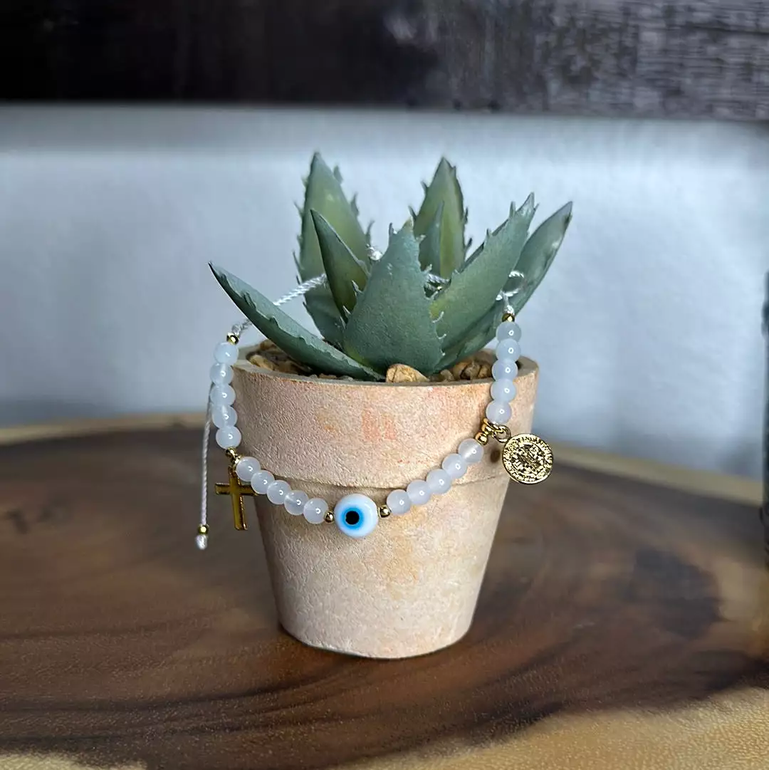 San Benito/ojo/cruz bracelet