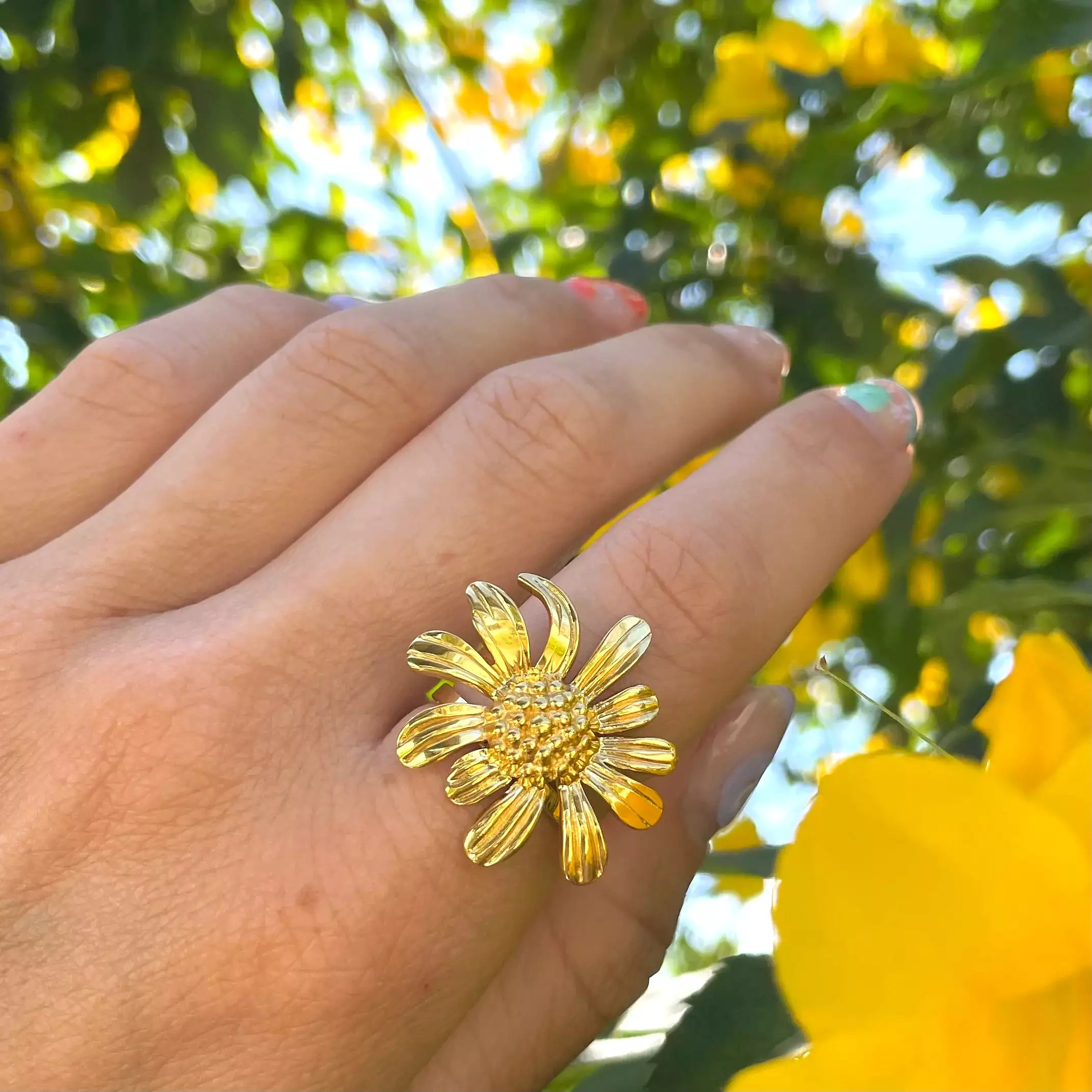 Studio Frenchie ring - flower bomb