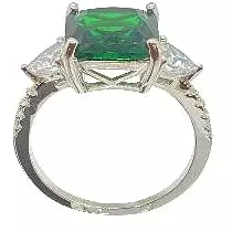 Stunning Emerald .925 Sterling Silver Ring