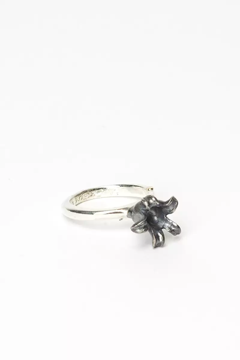 Valeria 3 Flower Ring