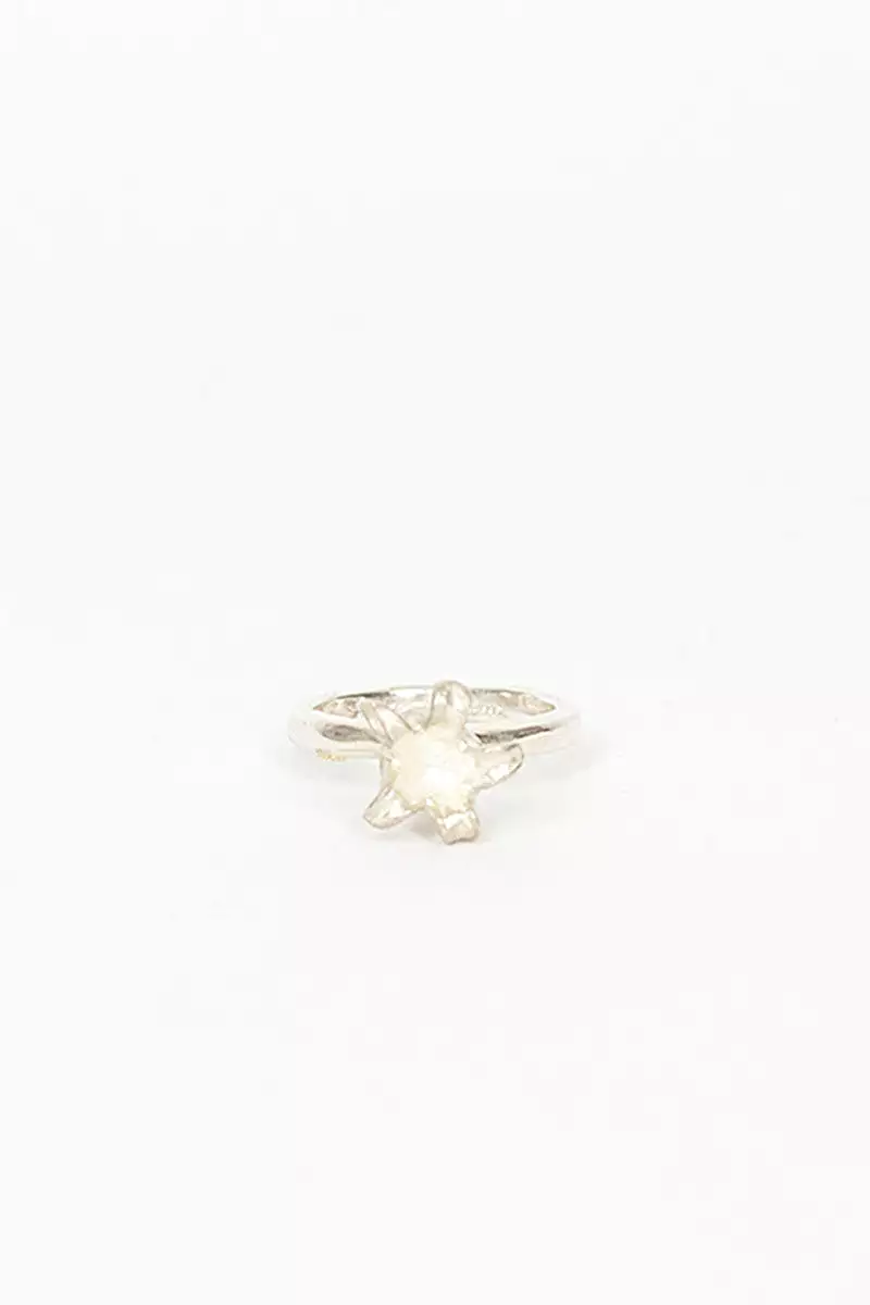 Valeria Flower Ring