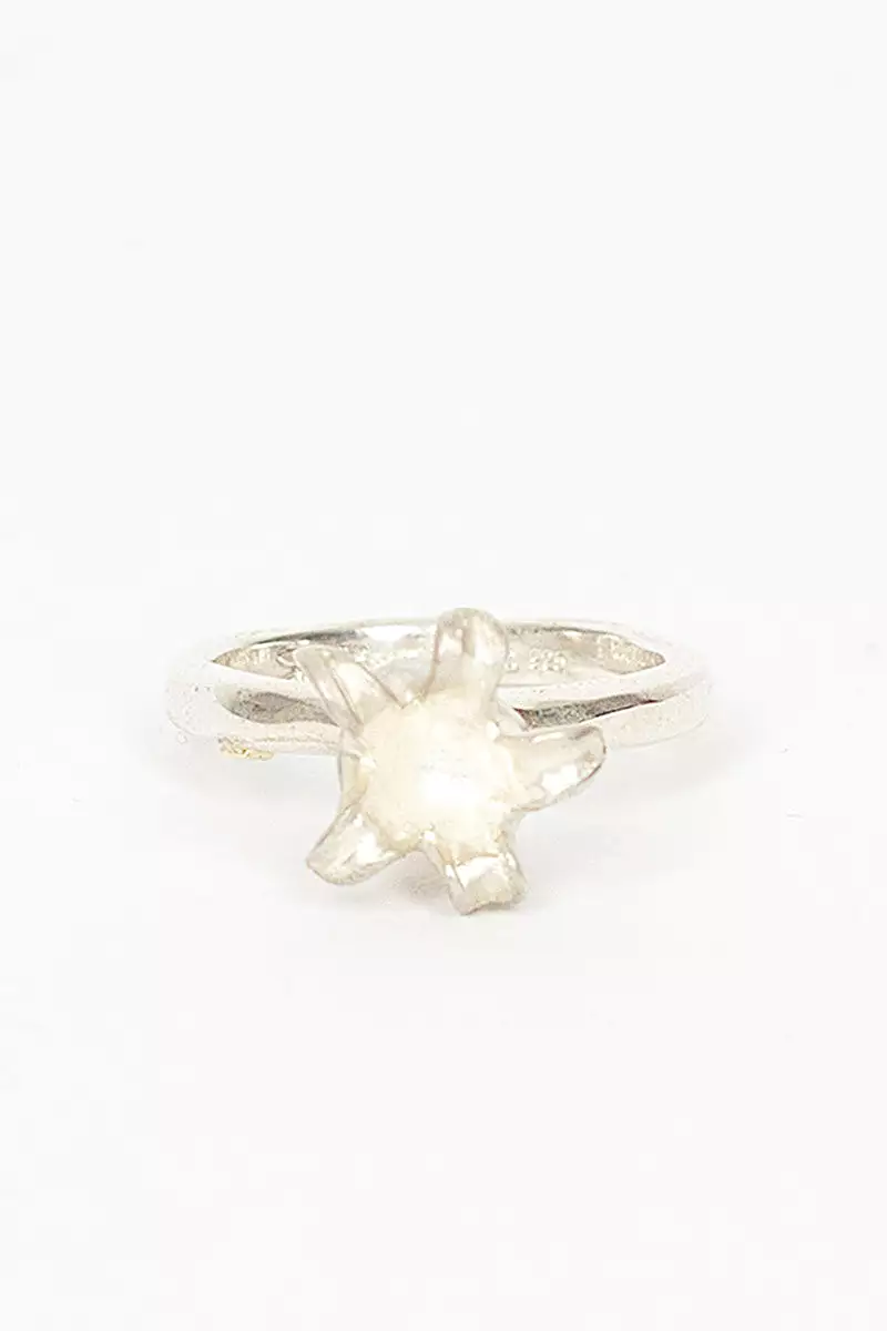 Valeria Flower Ring